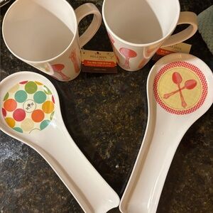 NWT Paula Deen White/Red Mugs and Spoon Rests Set Tagged 2011 All 4 one price